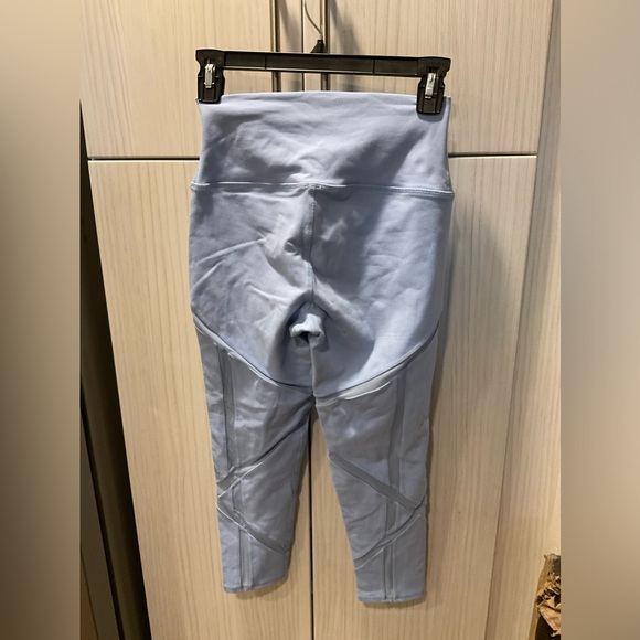 Alo capris - Picture 2 of 3